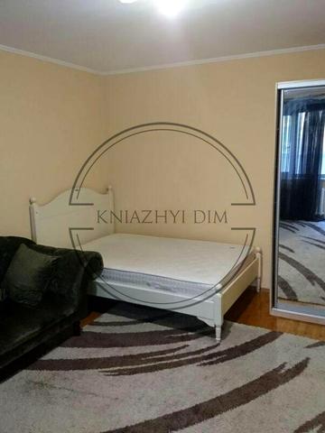 Бориса Гмирі вул., 1-А/4