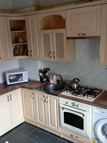 Здається три кімнатна квартира по адресі проспект Червоної Калини 8