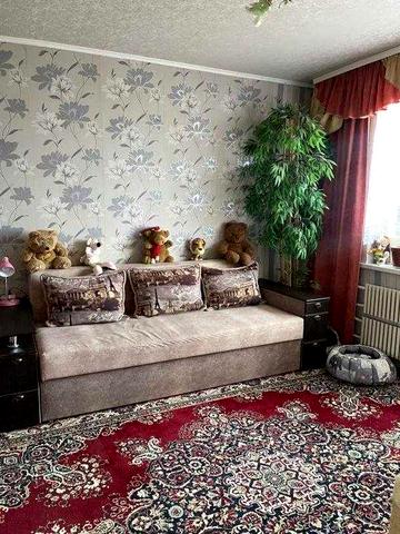 У продажу затишна однокімнатна квартира в районі заводу Шевченка.