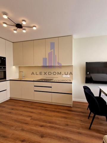 Дегтярівська вул., 25-Е