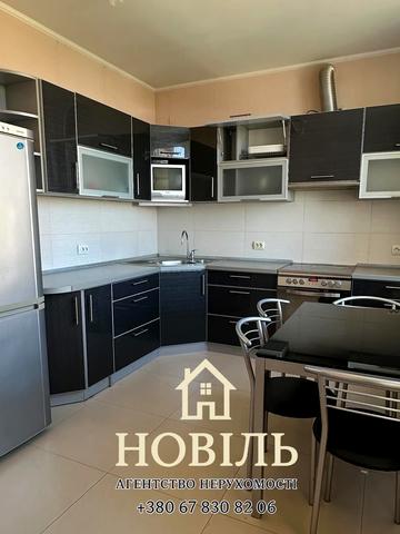 Василя Касіяна вул., 2/1