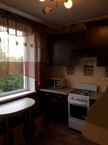 Сдам свою 1 км. кв. на Гвардійців-Широніців 73