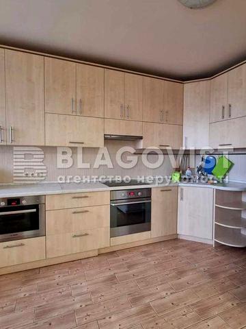 Продаж 3-х кімнатної квартири Освіти 3а