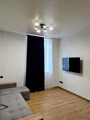 Продам 3к квартиру 90 кв.м. з окремим входом