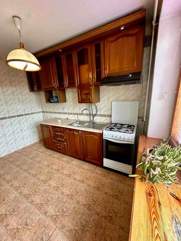 Продаж 4-кімнатної квартири в районі Мототрек!