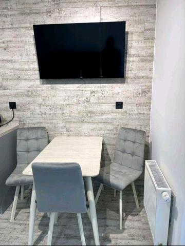 Оренда нової квартири на Металургів 35.