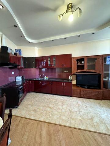 2 спальні та кухня-вітальня в жк «Цветок» на Інглезі