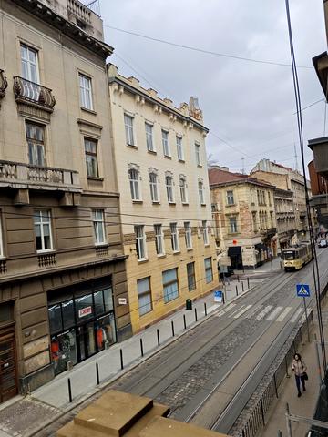 Гетьмана Петра Дорошенка вул. (Жовтнева), 28