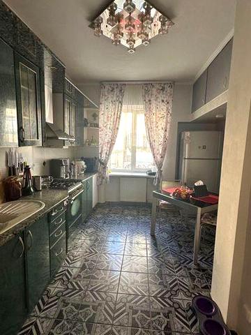 Продаж 3-кімнатної квартири в парковій зоні Львова (вул. Зарицьких)