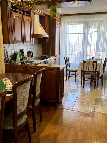 Продаж 5 кімн. квартири в два яруси по вул.О.Олеся 19