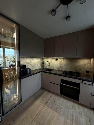 3к квартира на жм Покровський, Комунар , Діївська , Парус , Ч. Камінь