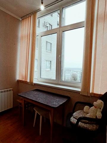 Військовим! 3 кімн кв вул. Українська, Малий ринок