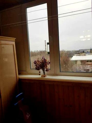 Тополь3 цегляний будинок трикімнатна квартира 71кв