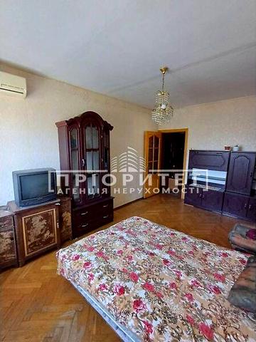 Продаж 2к Квартира Середньофонтанська вулиця