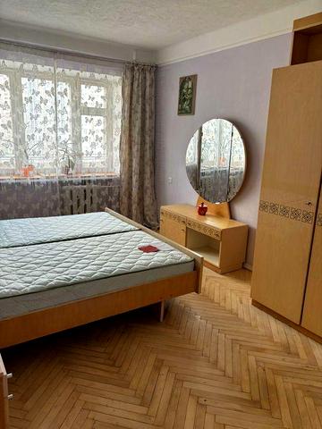 Газплита ул Нежинская 16 Соломенский 3-х комн разд квартира кирп дом