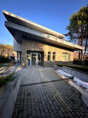 Продаж елітного автономного будинку в КМ Swisstown