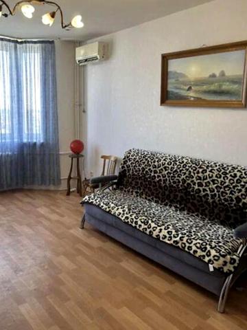 Продаж 1-кімнатної квартири з ремонтом.  вул. Алматинська 39.