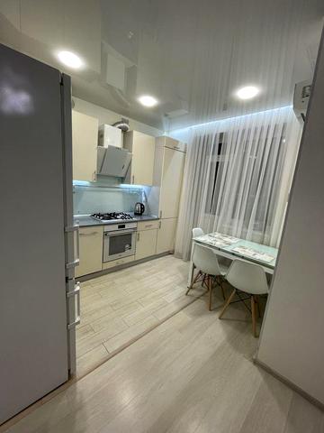 Янтарна вул., 40