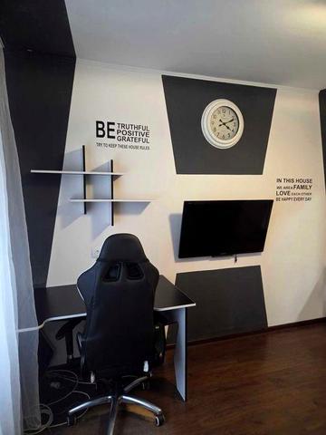 Продам двохкімнатну квартиру по Чехова, 82.