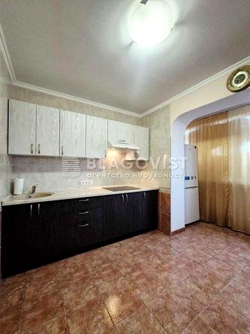 Продаж 4к квартири 99 м кв Закревського 13 Троєщина вигідна ціна