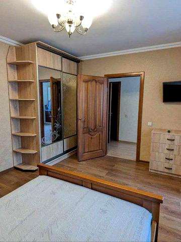 Оренда 1о к квартира Буковинська, новобудова