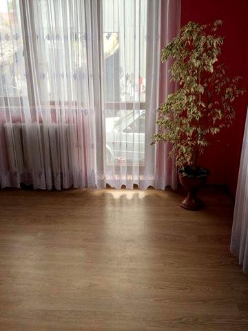 Здається на довго строковий термін  будинок