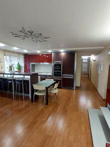 Оренда великої квартири центр Сталеварів