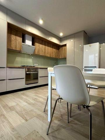 Оренда просторої 2 кімнатної квартири ЖК вул Рильського 14