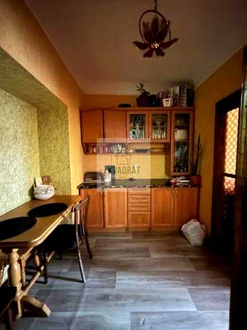 Продам 2-кімнатну секцію, р-н Черьомушки