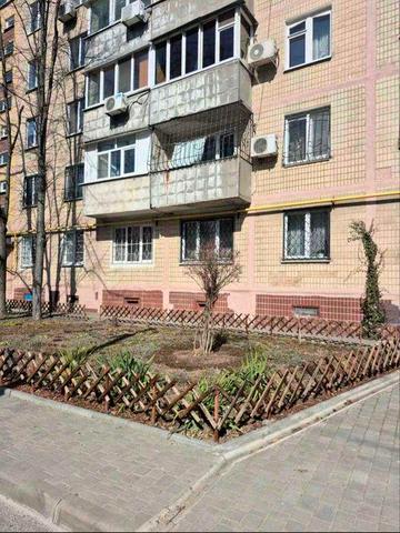 Продам 3 кімнатну квартиру ( газ середній поверх -правий беріг)