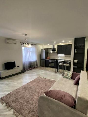 Садова вул., 36