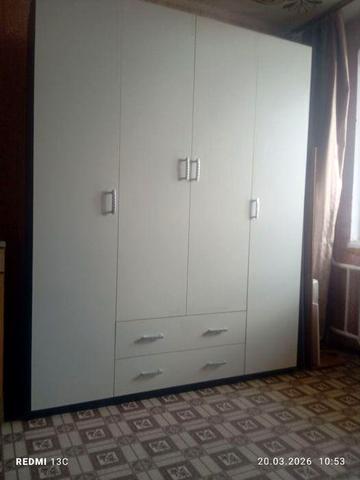 Здається однокімнатна на Митниці,8поверх.