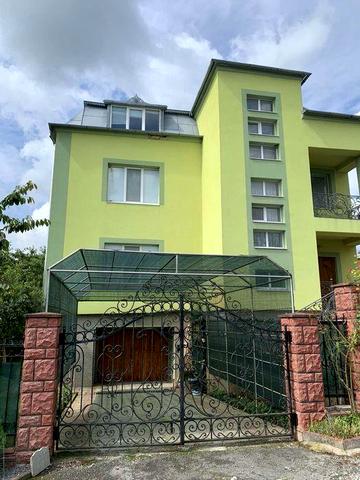 Будинок в Гусятині