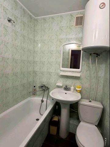 Сдам 1 кв м.Защитников Украины,м.Спортивная ул.Тарасовская 17