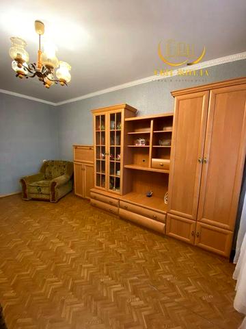 Продаж 2 к квартири на Металургів