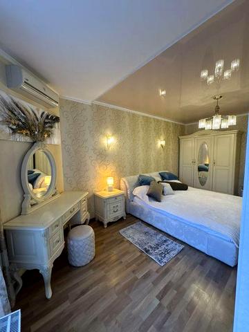 Сдам длительно  новая евродвушка ЖК  Среднефонтанский 5 этаж