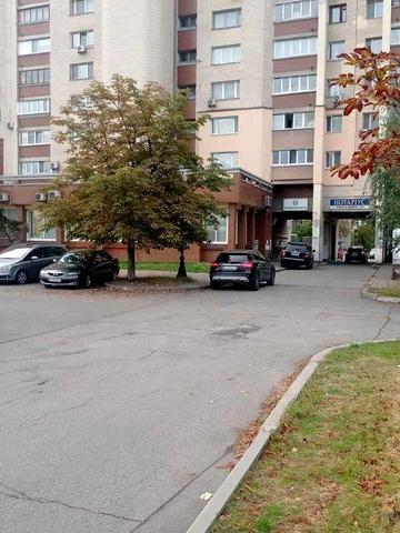 Продаж 3-к квартири, вул. Л. Лукяненка, 18. Спецпроект.