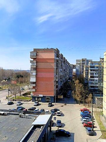 Довгострокова оренда 1к Квартира Сонячна Набережна (Малиновського Маршала) вулиця