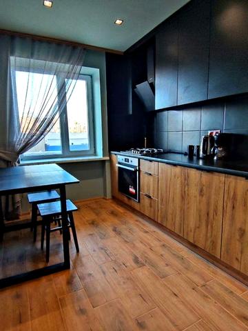 Продається 3 кімн.квартира, По Миру, 2/9 цегла