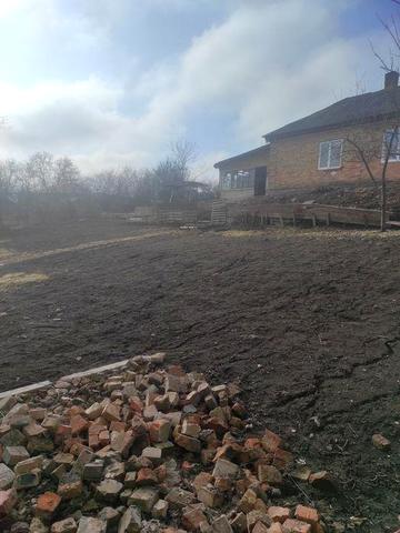 Будинок біля лісу