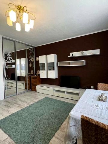 Володимира Івасюка просп. (Героїв Сталінграду), 16-Д