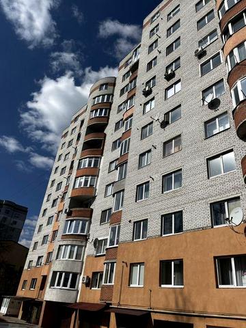 Продаж 3 кімнатноі квартири по вул.Наукова