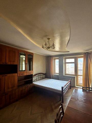 Квартира 3 кімнатна+ кухня Поділ в Хорева 32 біля метро