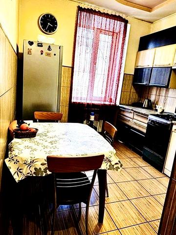 Продам 2 х ком квартиру Сталинка Днепрострой