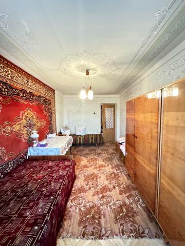 Айвазовського вул., 22