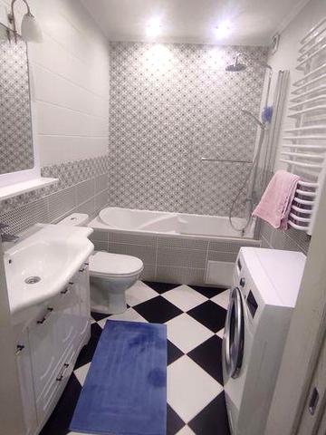 Терміново здається 3 км квартира Соборна площа, вільна, ключі!