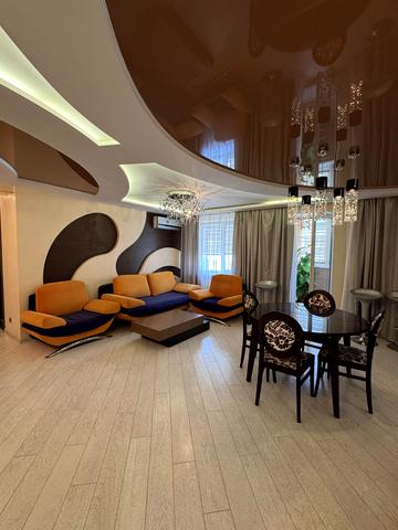 Сергія Ядова вул. (Ювілейна), 16а