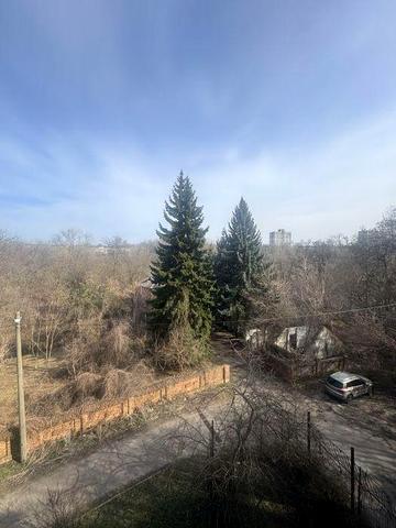 Сдам 2 ком квартиру возле Метеора! Зеленый гай!