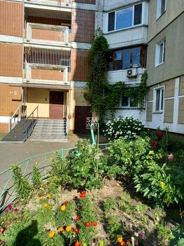 Продам 3-кімнатну 78,2 кв. м с ремонтом на вул. Ревуцького, 18