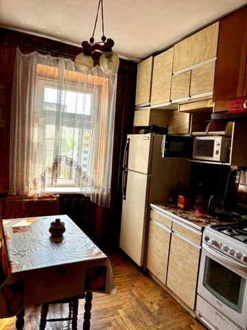 Оренда 3-кім. квартири по вул. Коломийська, р-н Санта-Барбари